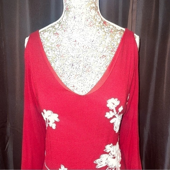 Entro Cold Shoulder Dress - Picture 8 of 8